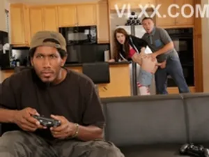 Thuê 4 em cave về địt để chữa bệnh nhát gái