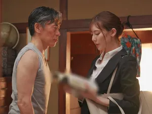 Người chồng thất nghiệp, vợ đi làm thêm và cậu sinh viên may mắn